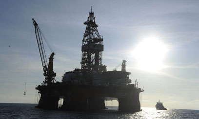 Indonesia encourages oil firms to go into deep sea