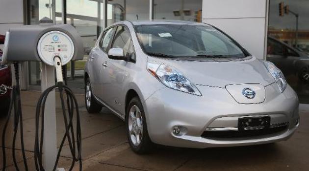 Sales of electric cars hit record high in September