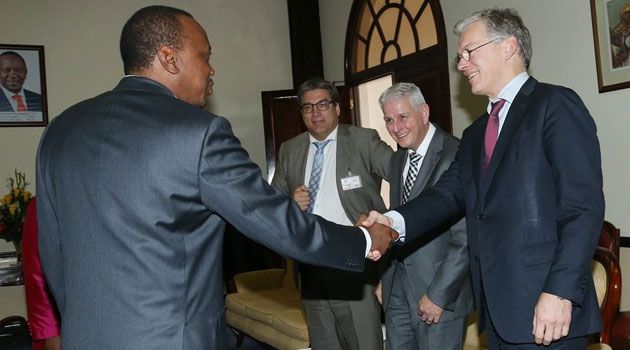 President Kenyatta welcomes Philips healthcare solution