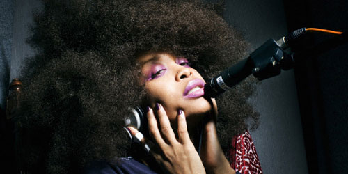 ERYKAH-BADU-MIC