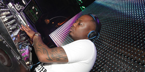 DJ-TIRA