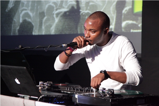 DJ Andre on set