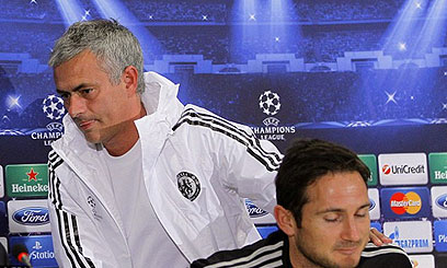 Angry Mourinho storms out of press conference