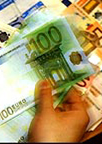 Euro falls after weak economic data
