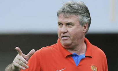 Hiddink set on brief sojourn at Chelsea