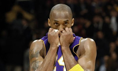 Bryant leads Lakers past Raptors