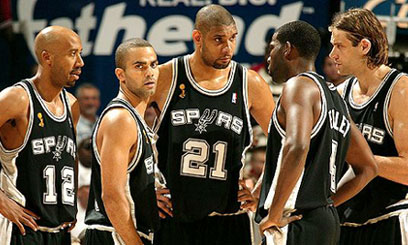 Spurs topple Celtics in Boston
