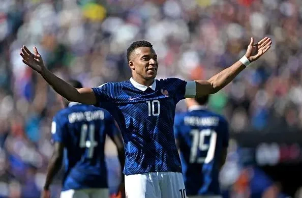 Mbappe Sparkles As France Thrash Sweden To Set Up Paraguay In World Cup Last 16