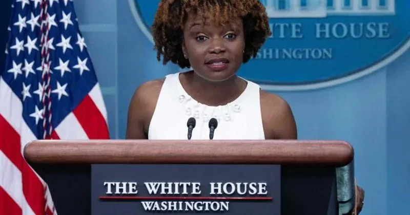 White House teleprompter operator accused of making $100k from Trump speech bets