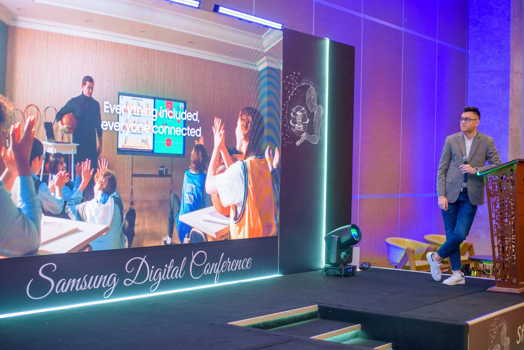 Samsung targets schools with integrated digital classroom platform