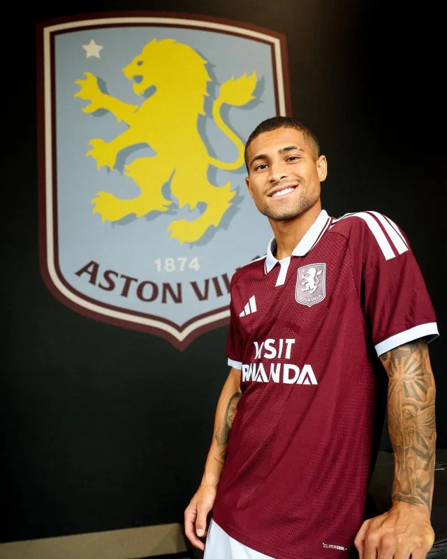 Villa sign Wolves midfielder Gomes in £38m deal