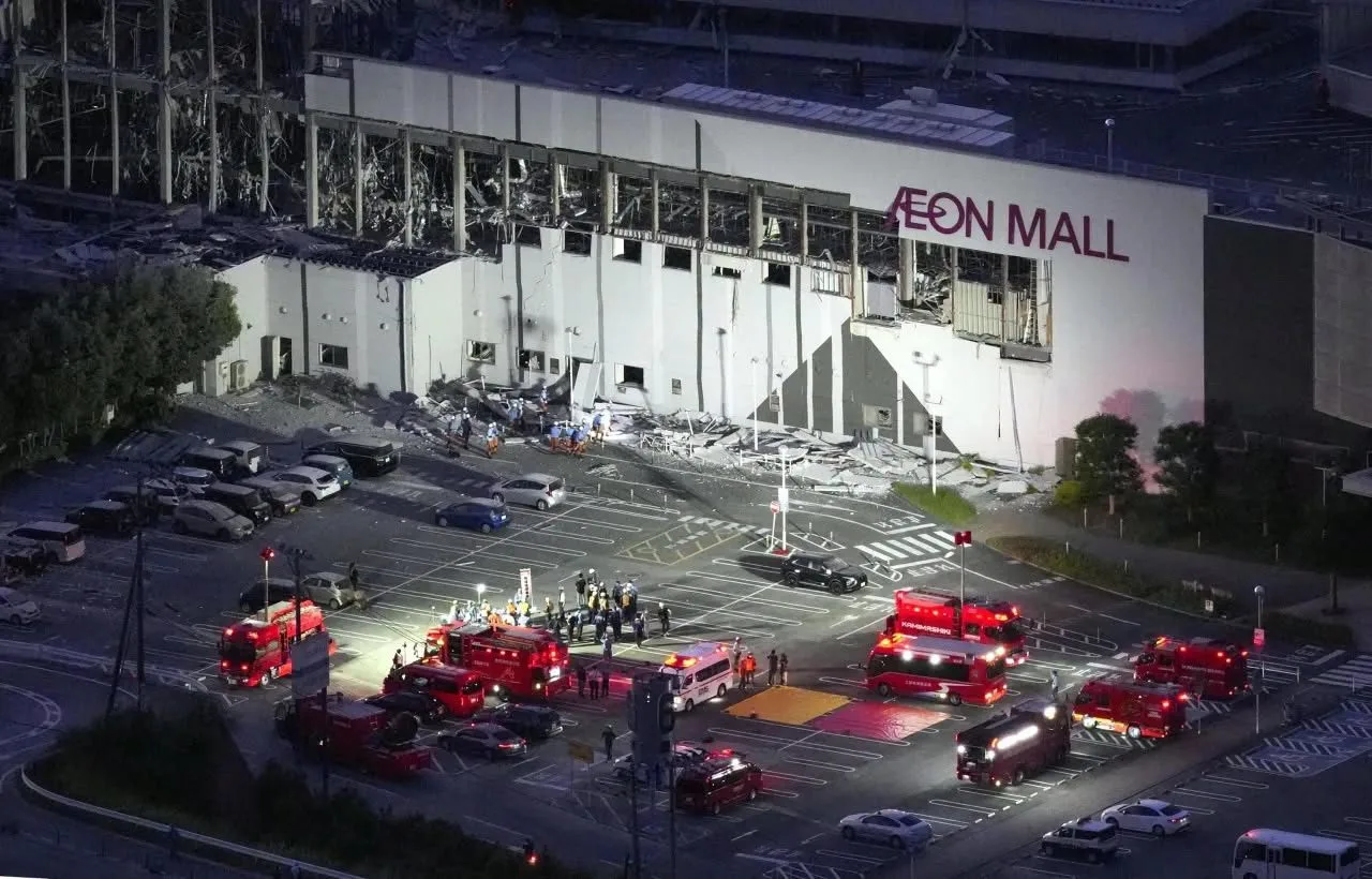 Japan Earthquake: Overnight Search Continues for Missing at Collapsed Mall and Factory