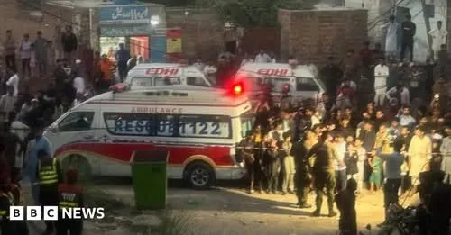 Roof collapse kills 14 children at Pakistan tuition centre