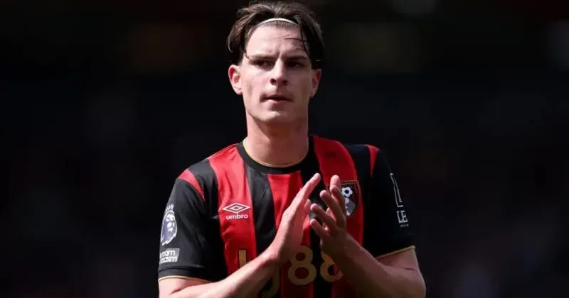 Midfielder Scott Rejects Bournemouth New Contract