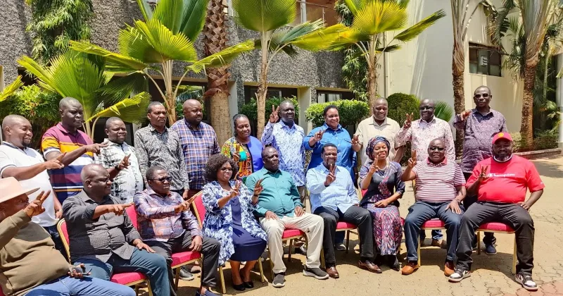 Oparanya convenes Western leaders in Kisumu, rallies support for Ruto’s re-election
