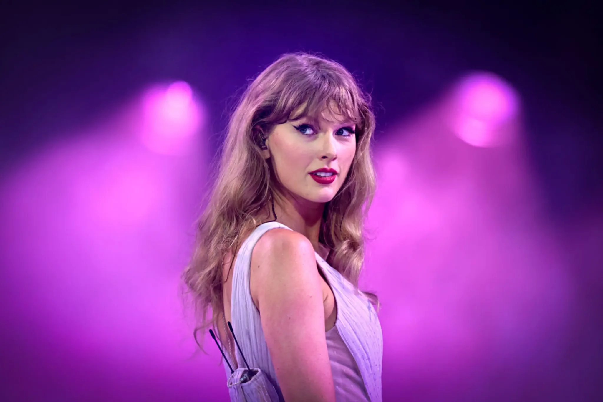 Taylor Swift “I Knew It, I Knew You (From Toy Story 5)” Becomes A Country Hit