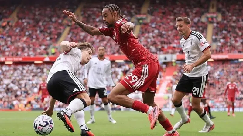 Frustrated Liverpool held as Fulham pick up first point
