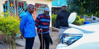 Ruto Delivers New Prado to Luo Council of Elders Chairman