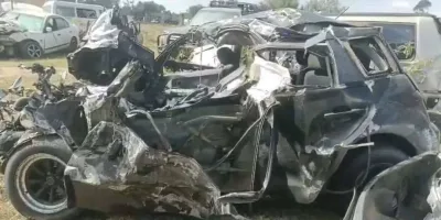 Five people killed in a midnight crash at Kikopey