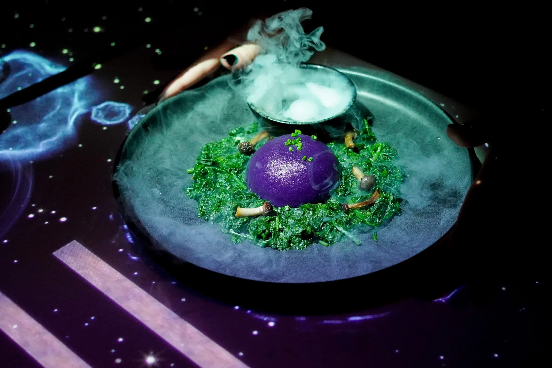The Magic Table: The New 3D Dinner Experience With The Clairvoyants