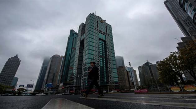 Shanghai’s downtown shopping malls partially reopen
