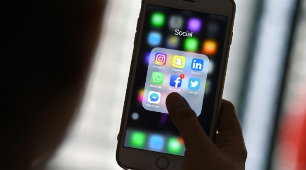 Instagram, Facebook and WhatsApp to trial premium subscriptions