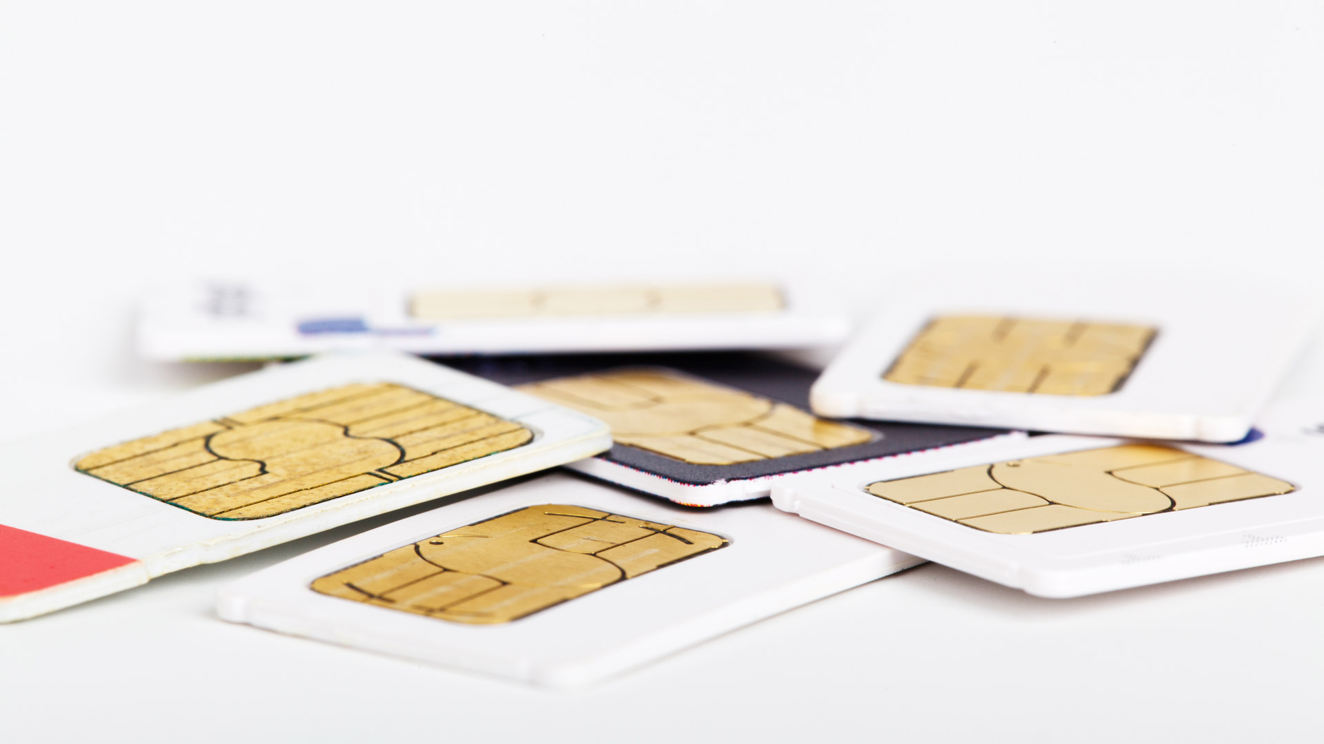CA urges Kenyans to register sim cards or risk losing lines, services