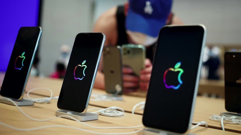 CAK warns phone retailers masquerading ‘refurbished’ phones as new
