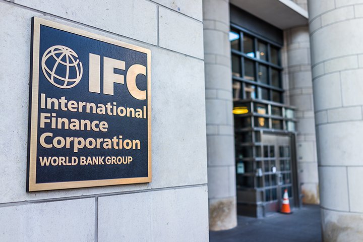 Standard Chartered, IFC sign USD700mn deal to boost global trade
