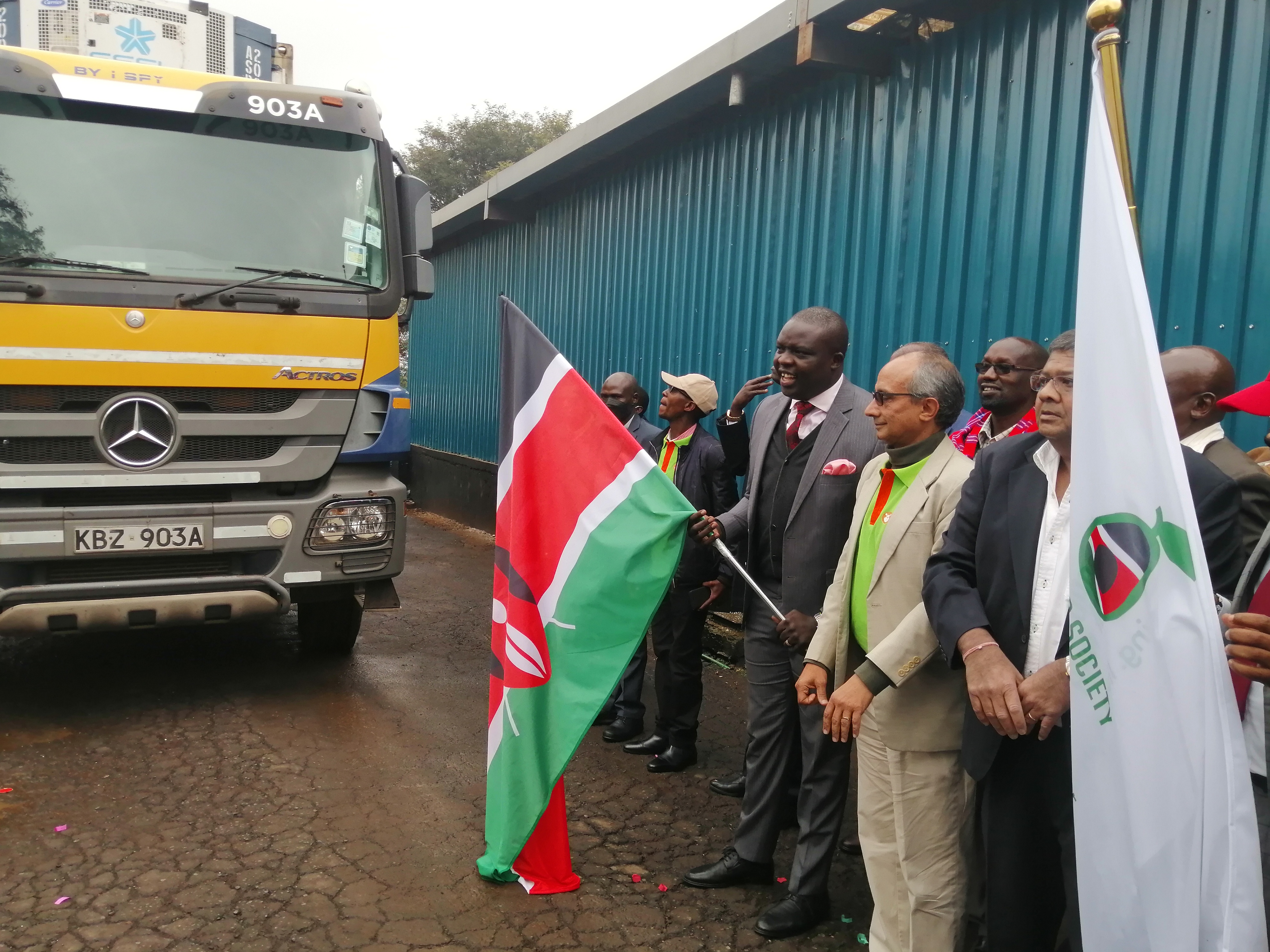 Sunripe flags off first cargo of fresh avocados to China