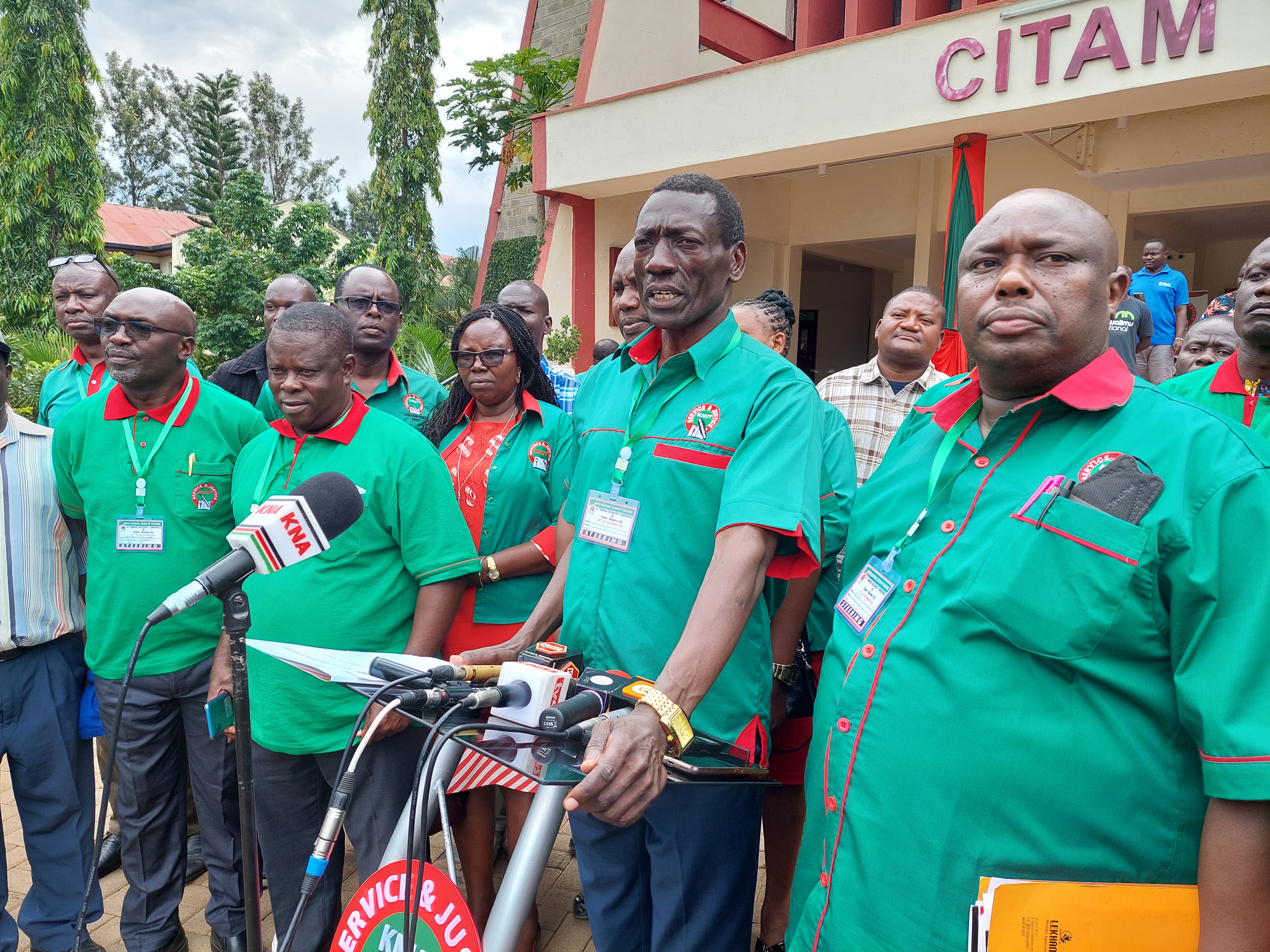 KNUT wants government to review capitation to schools.