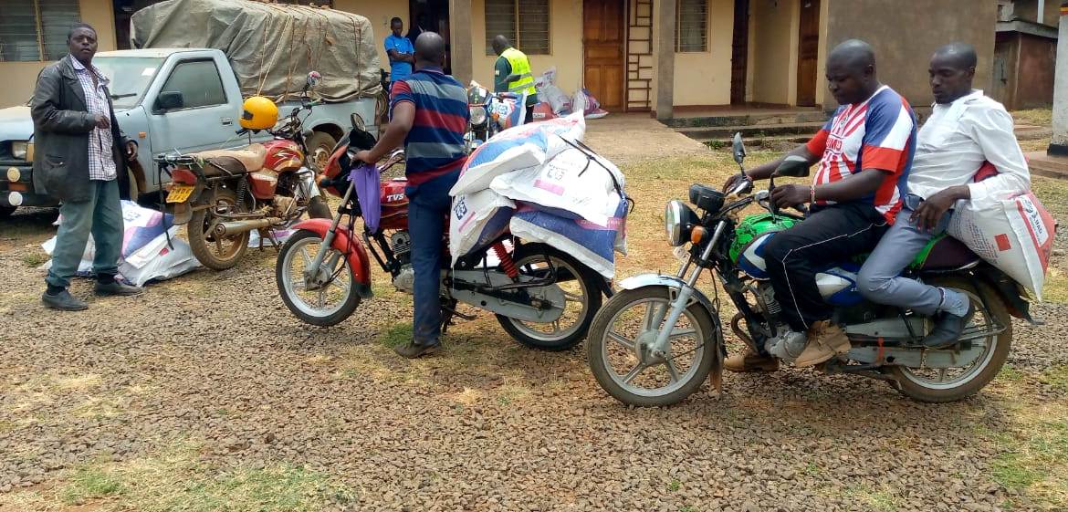 Lugari fish farmers receive 21.5 tons of free feeds to boost production