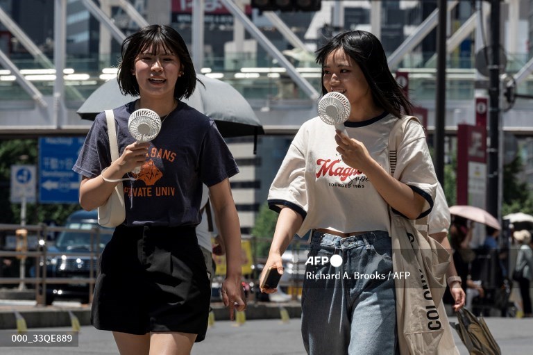 Japanese turn to wearable tech to beat the heat