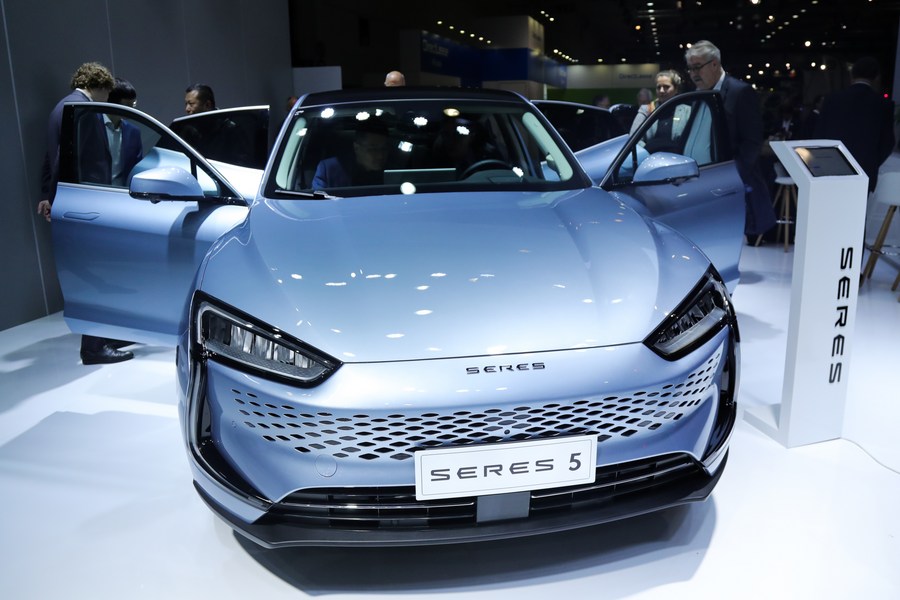 Chinese EVs moving into fast lane in Europe