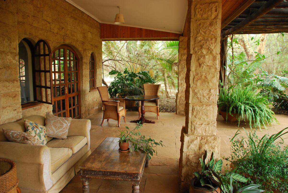 State directs accommodation providers to record visitors, temporarily hold IDs