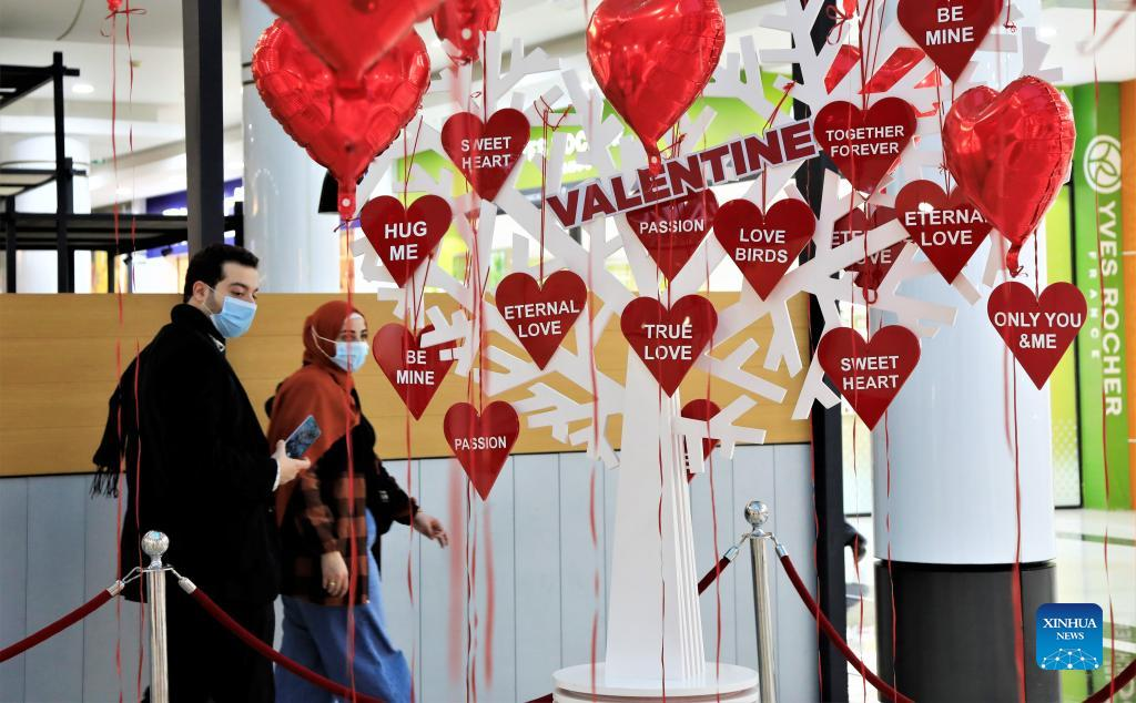Nigerians defy high cost of living to celebrate Valentine’s Day