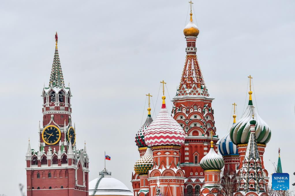Russia’s foreign trade surplus drops sharply in 2023