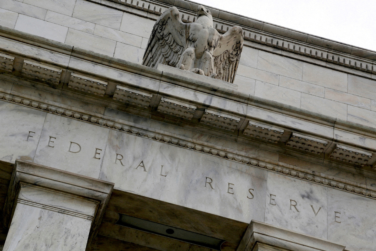 US Fed leaves rates unchanged amid inflation progress, avoids signaling imminent rate cut