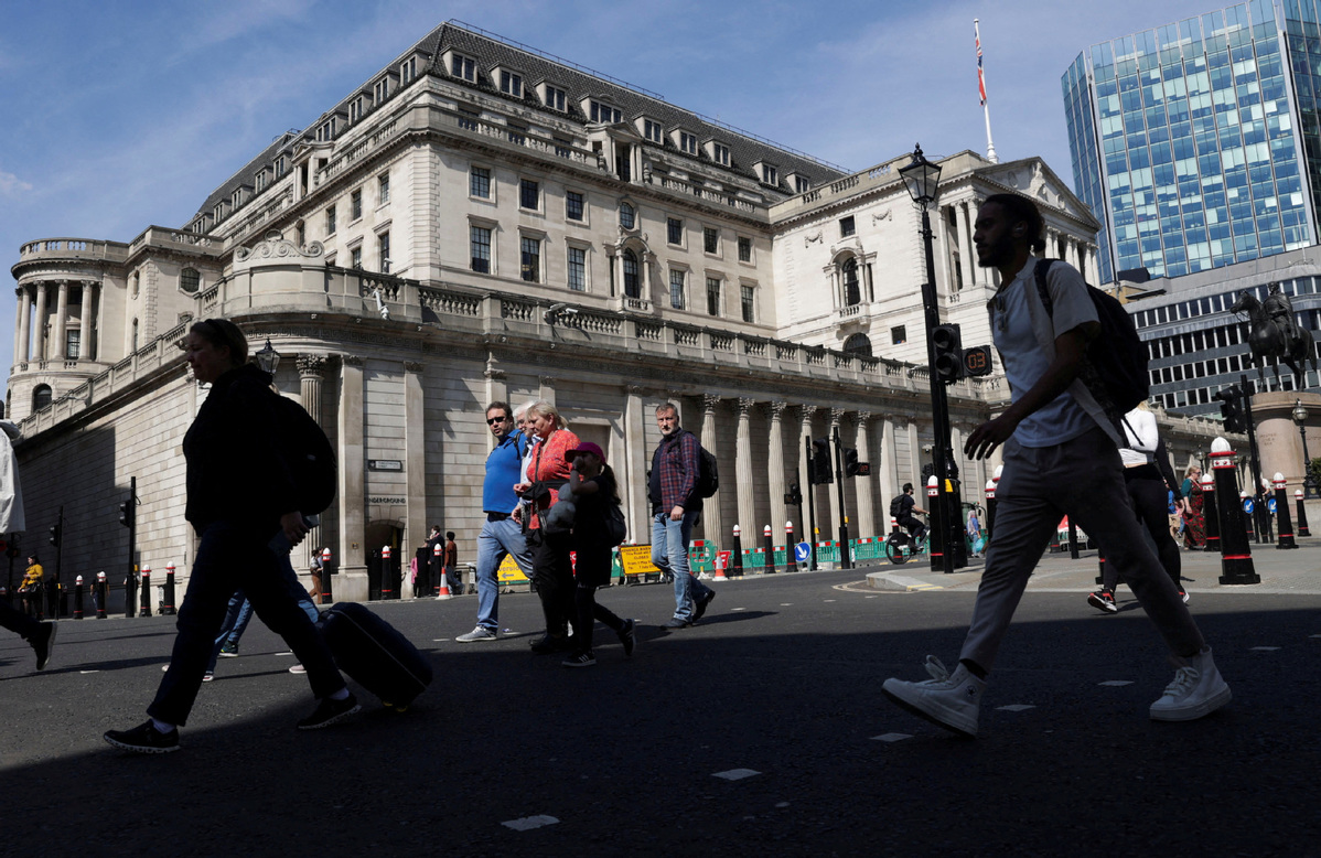 Intl students hit by UK visa changes
