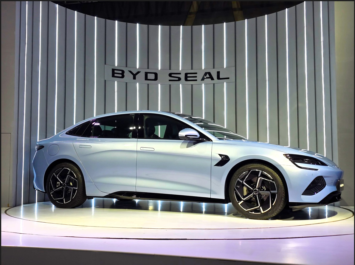 Chinese EV maker expands lineup in India