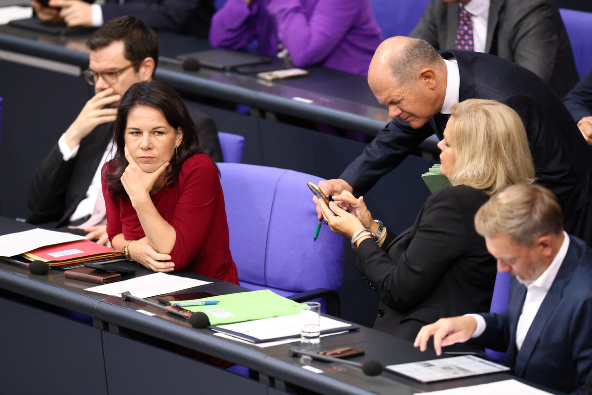 Foreign workers still needed, insists Scholz