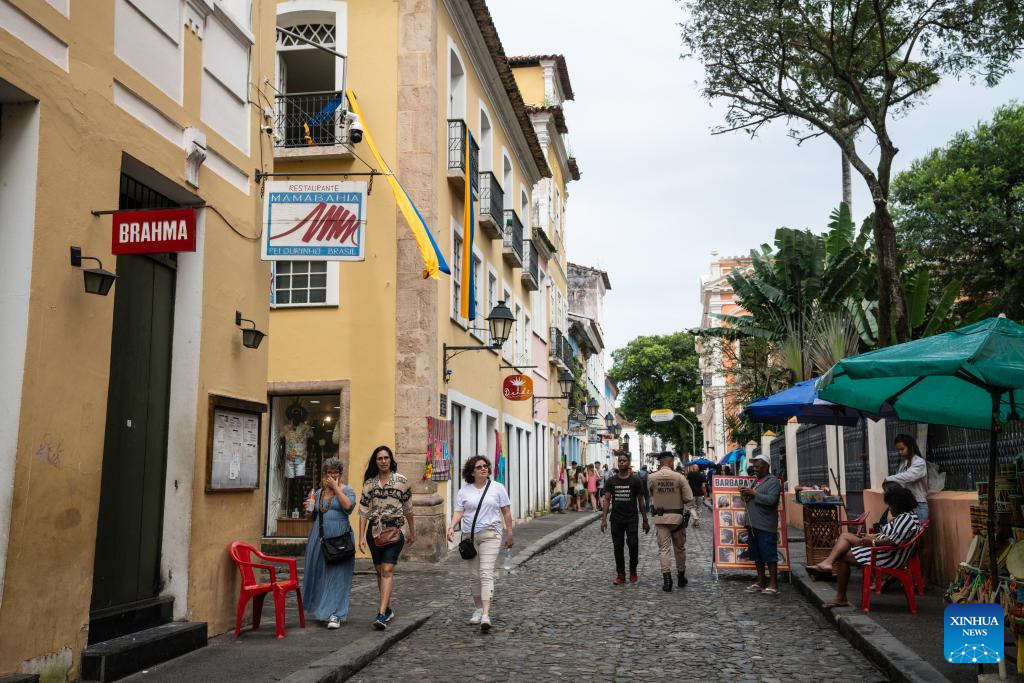 Poverty in Brazil reaches lowest level since 2012: report