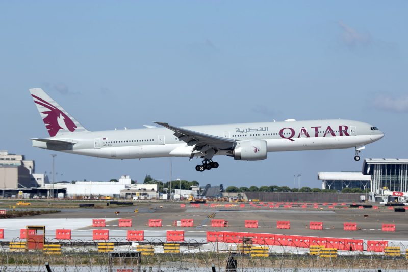 White House and Qatar discuss transfer of luxury jet for Air Force One