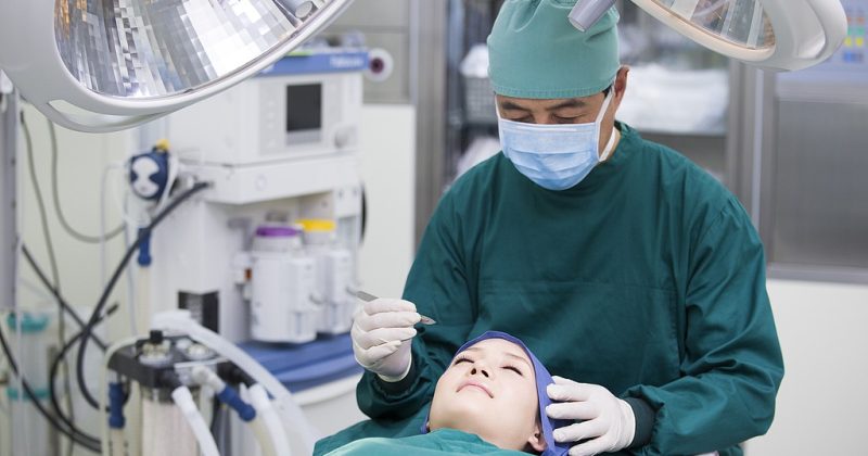 Licences needed for Botox clinics in cosmetics crackdown