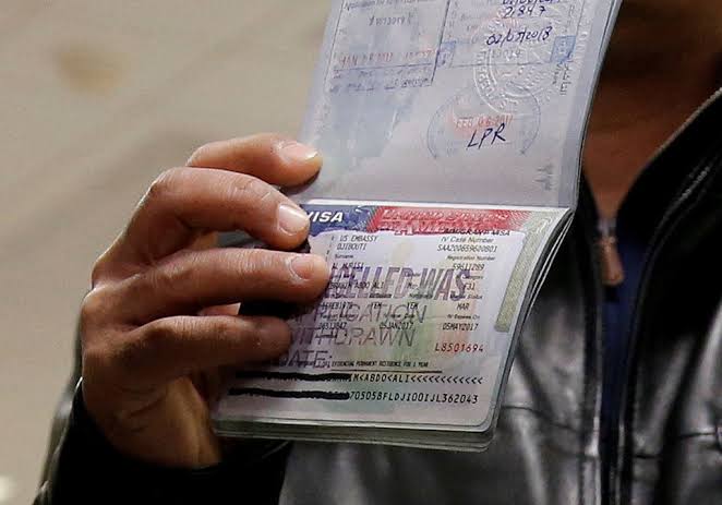 White House says new H-1B visa fee applies only to new applicants