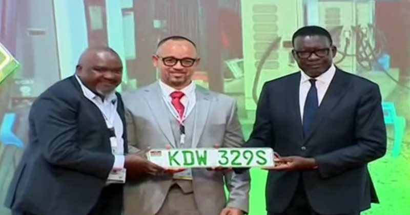 Govt rolls out ‘green’ number plates for elecric vehicles, e-bikes