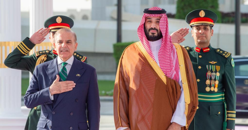 Saudi Arabia deposits $3bn in Pakistan’s central bank, extends $5bn facility