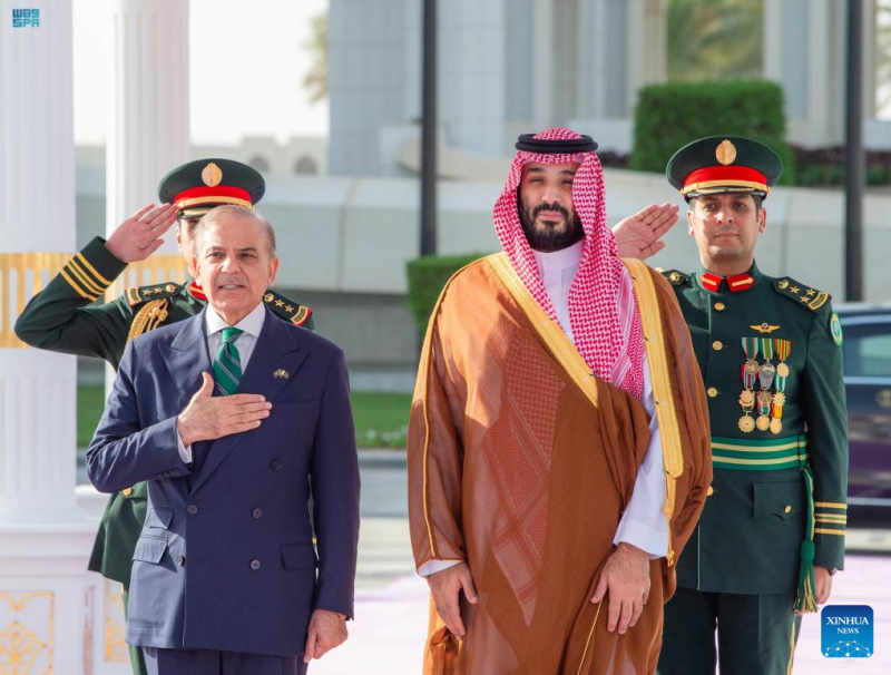 Saudi Arabia deposits $3bn in Pakistan’s central bank, extends $5bn facility