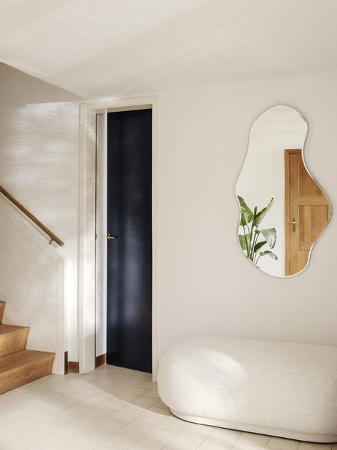 When a Mirror Becomes a Statement Work of Art