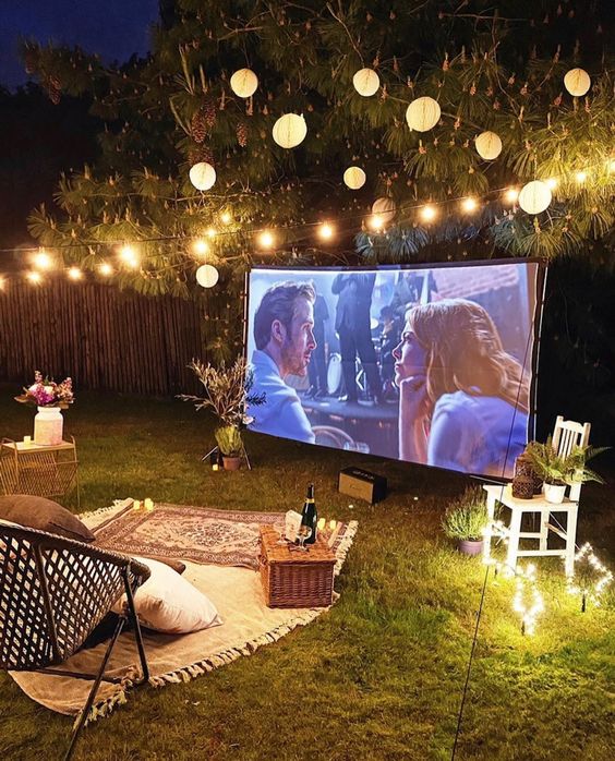 25 Rom-Com Movies From the Early 2000s Worth Re-watching to Help Revamp Your Romantic Relationships